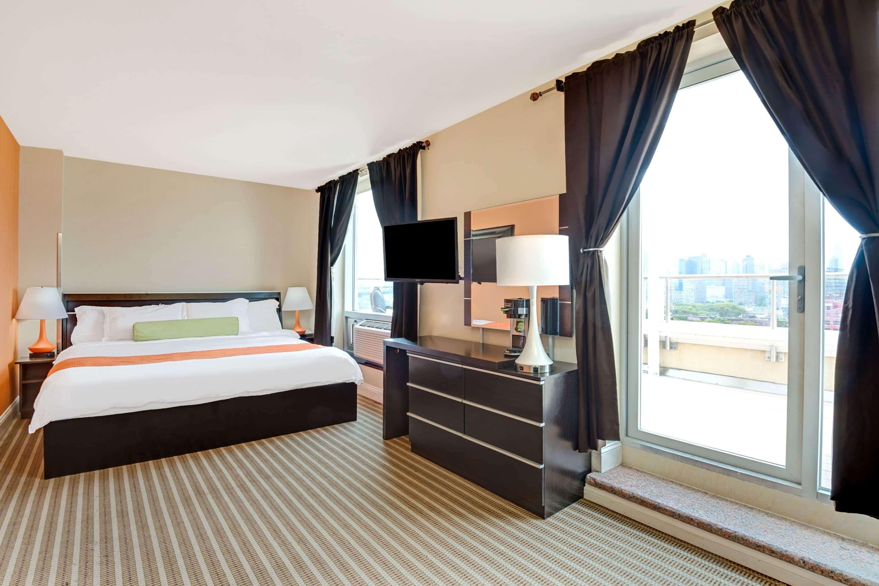Howard Johnson By Wyndham Long Island City Nova Iorque Exterior foto