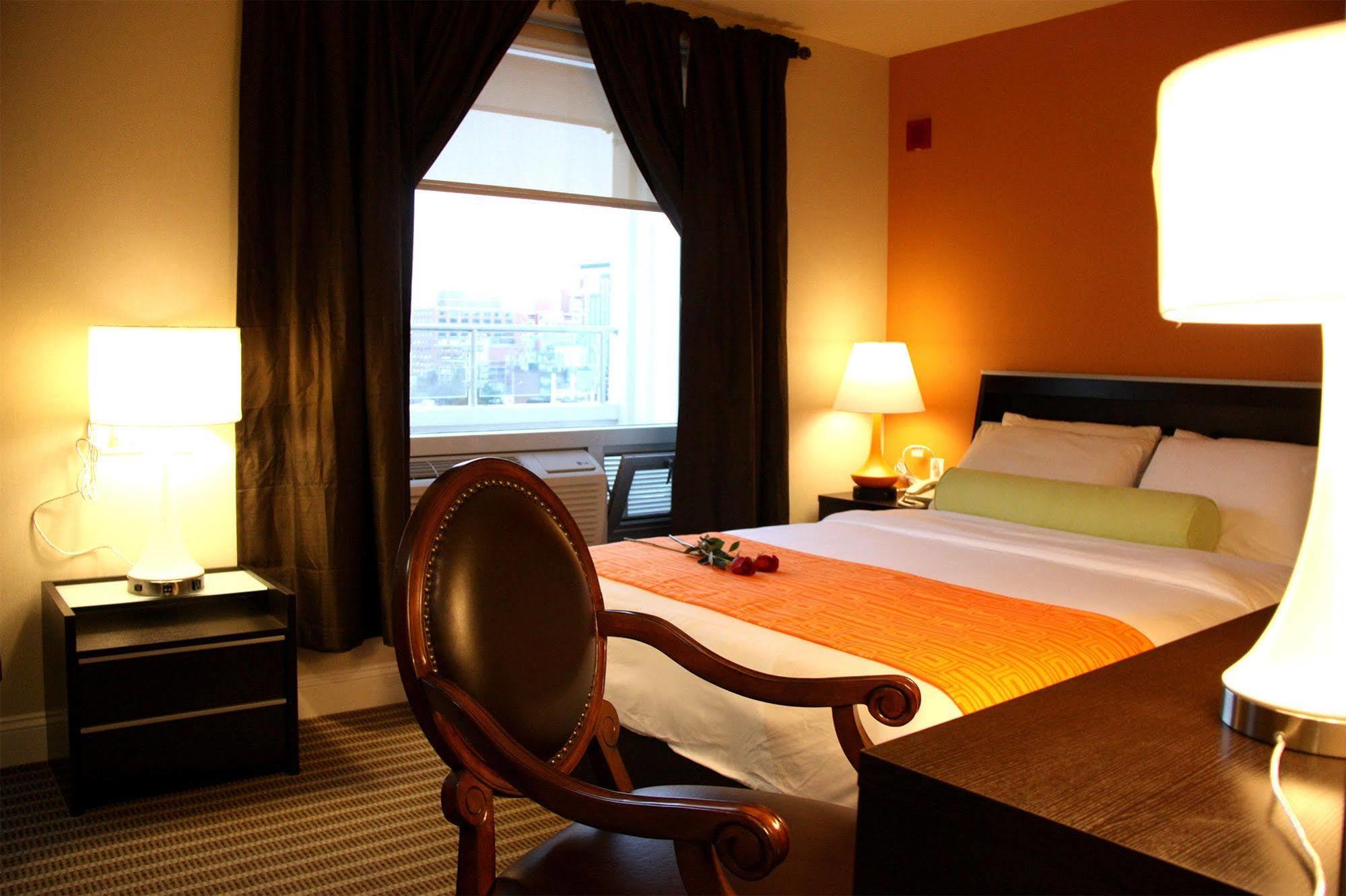 Howard Johnson By Wyndham Long Island City Nova Iorque Exterior foto