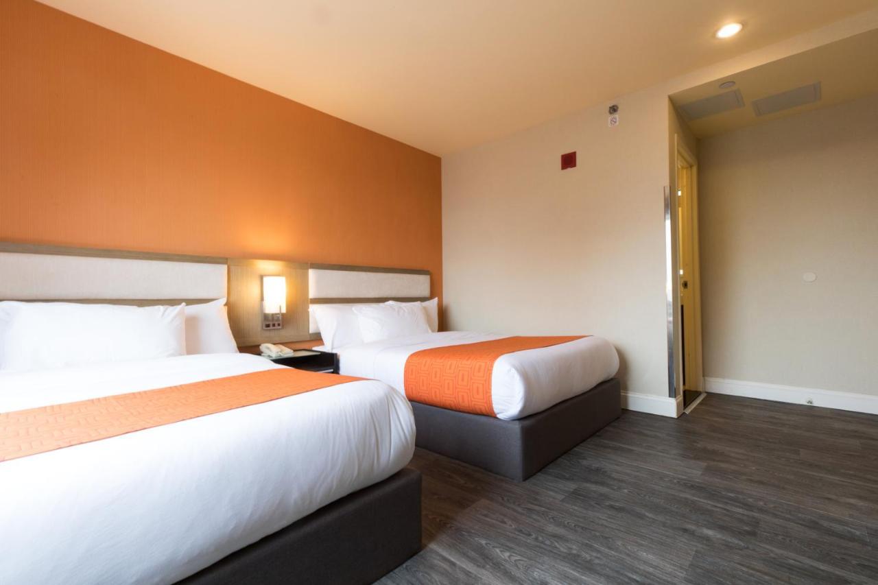Howard Johnson By Wyndham Long Island City Nova Iorque Exterior foto