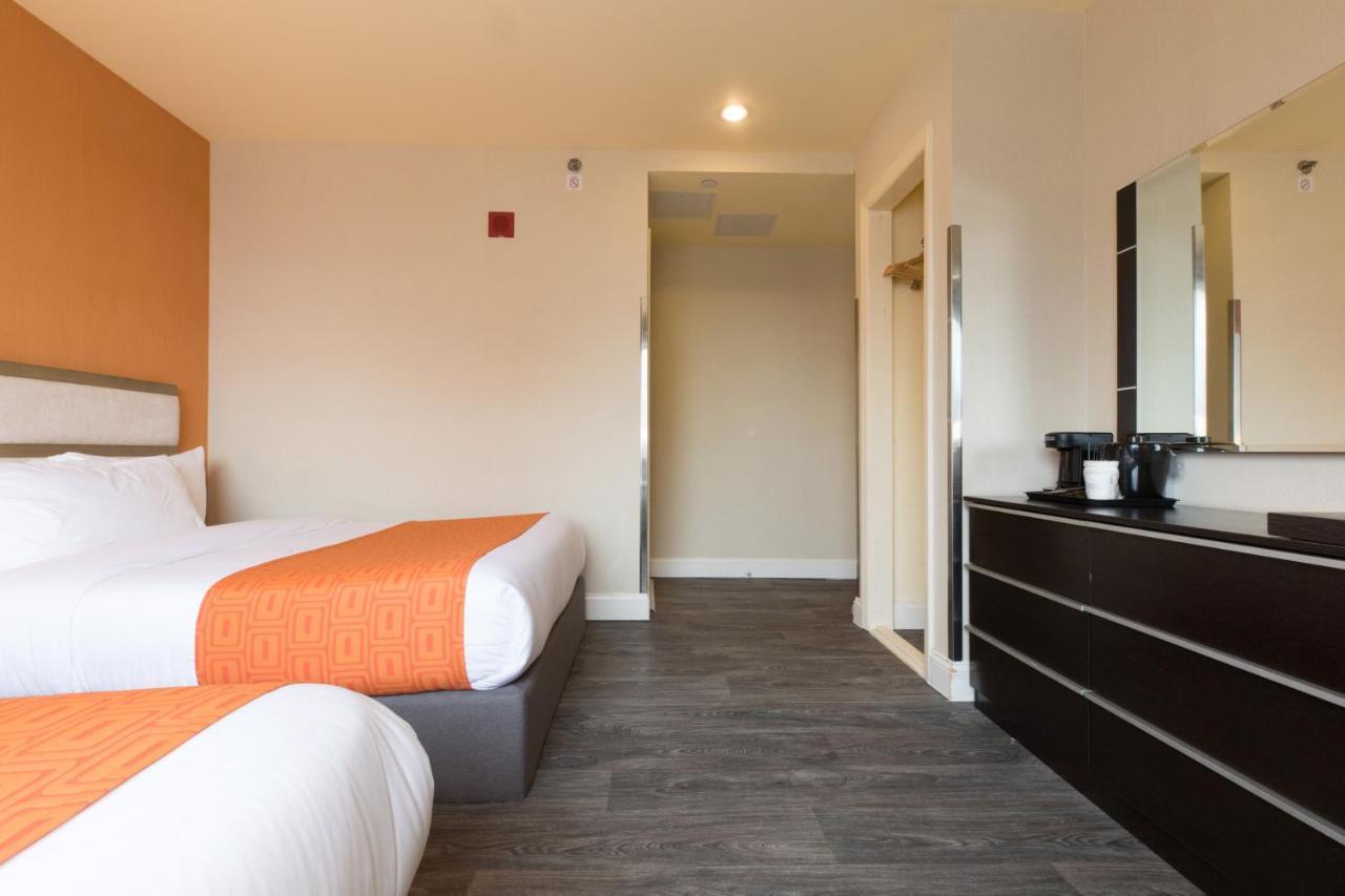 Howard Johnson By Wyndham Long Island City Nova Iorque Exterior foto