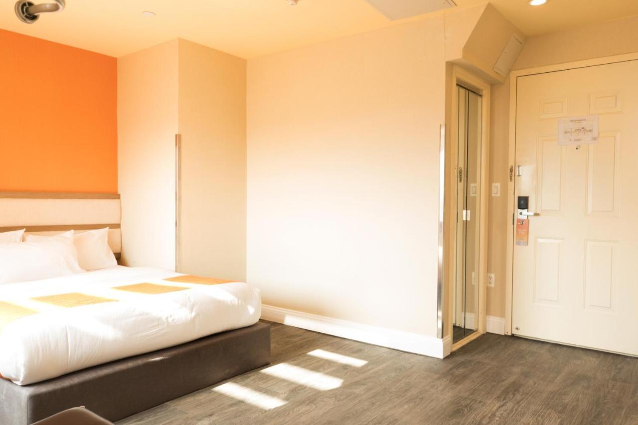 Howard Johnson By Wyndham Long Island City Nova Iorque Exterior foto