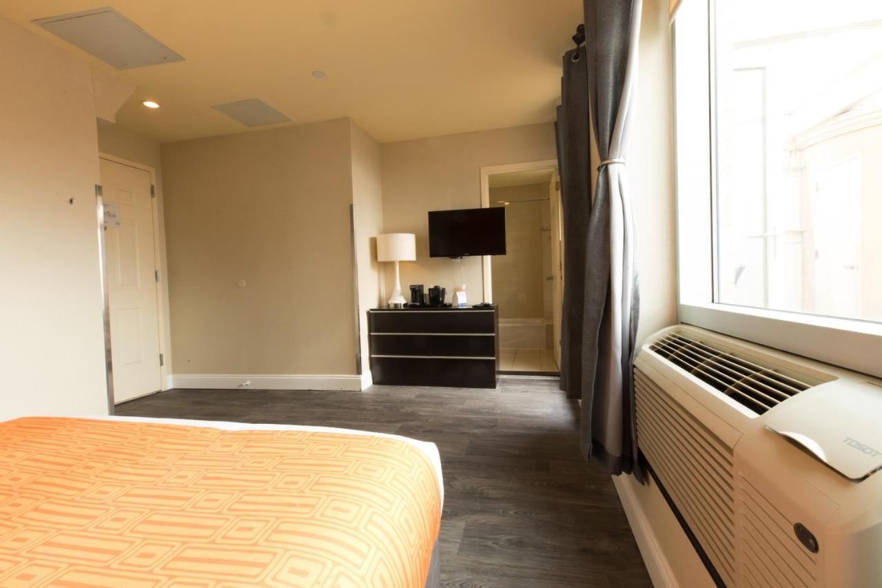 Howard Johnson By Wyndham Long Island City Nova Iorque Exterior foto