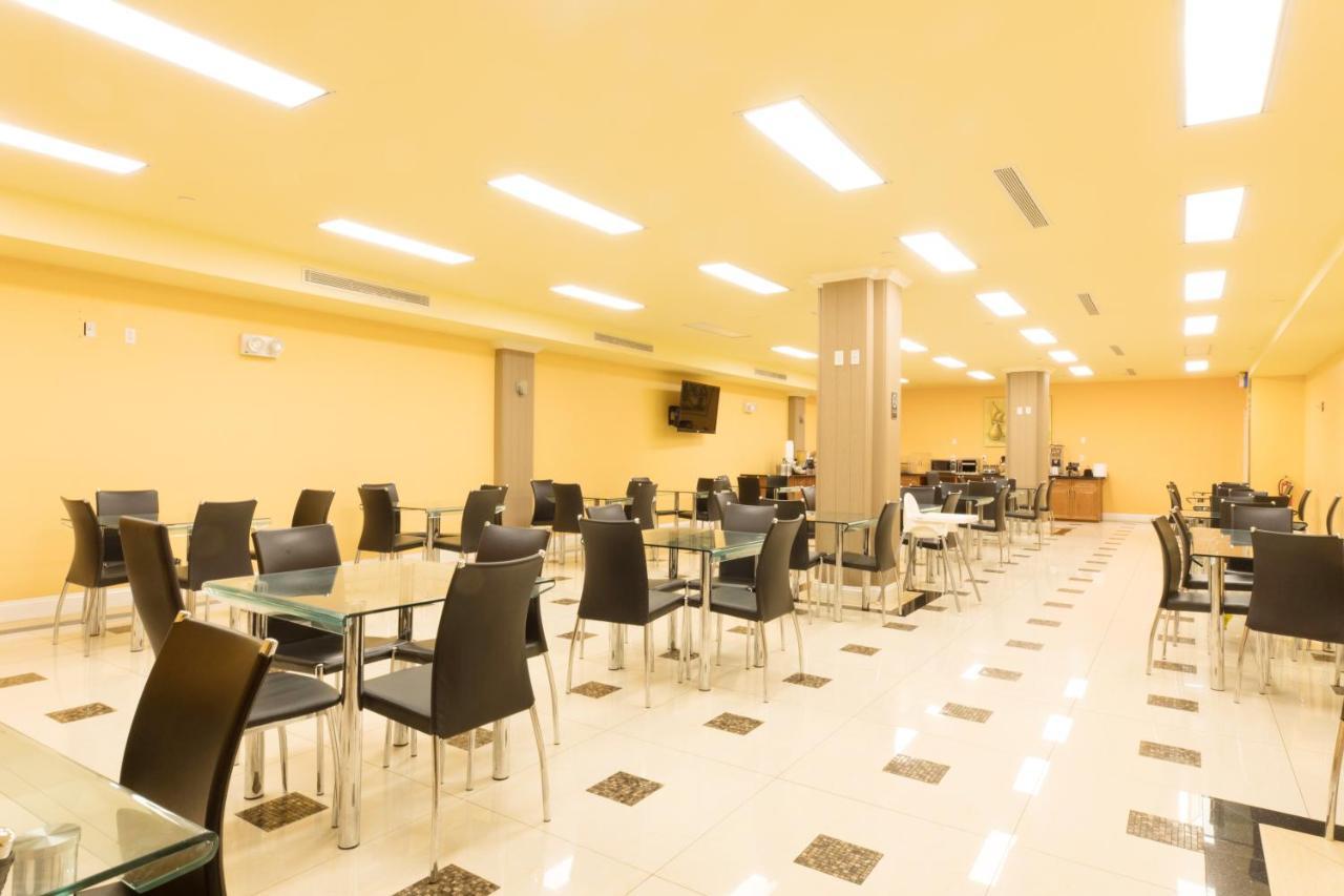 Howard Johnson By Wyndham Long Island City Nova Iorque Exterior foto